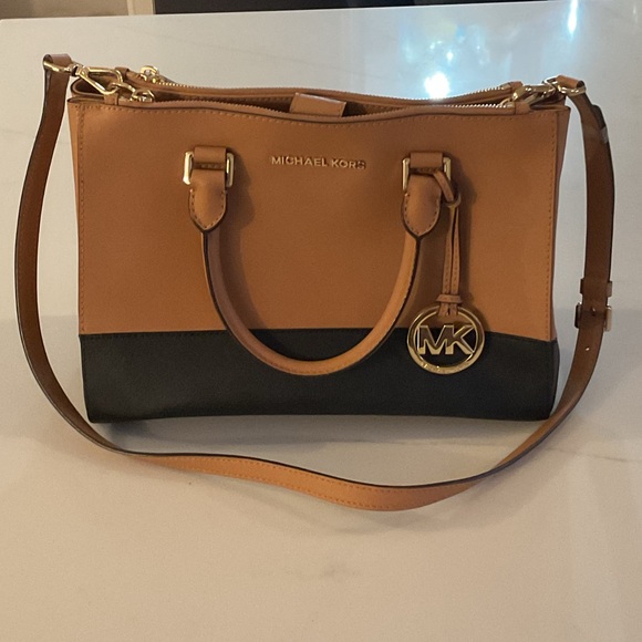 Michael Kors Two Toned Leather Handbag - Picture 1 of 11